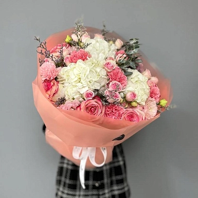 Букет из гортензий "Соната света" фото