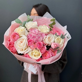 Букет с пионовидными розами "Ангел любви"