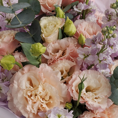 Букет из лизиантуса и маттиолы "Нурай" - фото 5