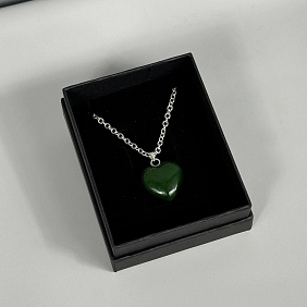 Кулон "Нефритовое сердце"
