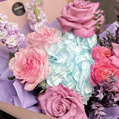 Букет из гортензии и роз "Аквамарин" - фото 4