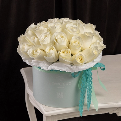 Коробка из 35 белых Голландских роз - фото 3