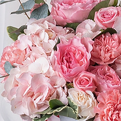 Коробка из гортензии и садовых роз "О любви" фото