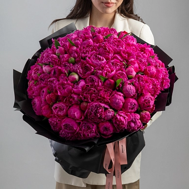 Букет из 151 ярко-розового пиона - фото 3