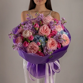 Букет с пионовидными розами "Violet"