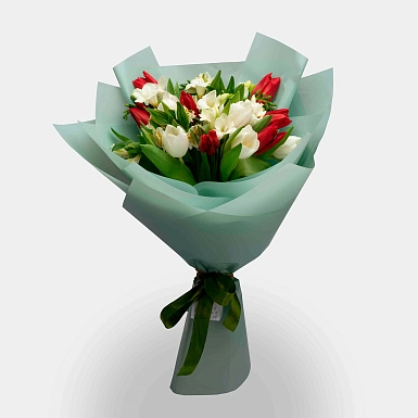 Букет из тюльпанов и фрезий "Маргарита" S - фото 1