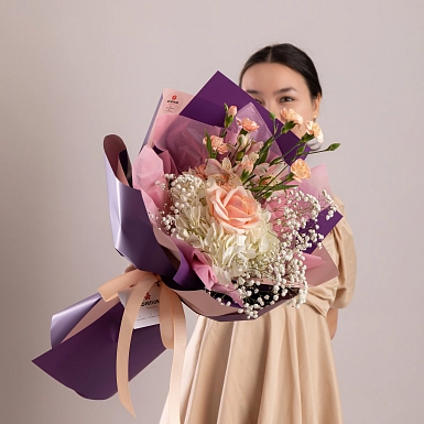 Букет из гортензии и гвоздик "Облачко" - фото 2