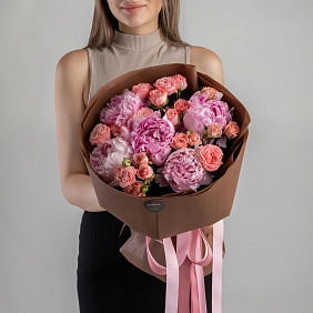 Букет с пионами "Клубничное эскимо"