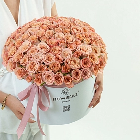 Коробка из 101 капучино роз "Тянь-Шань"