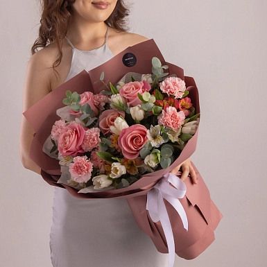 Букет из гвоздик и тюльпанов "Заветная мечта" - фото 5