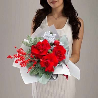 Зимний букет из роз "Привет от Санты" - фото 2