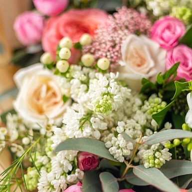 Букет из сирени и пионовидных роз "Джаз" - фото 5