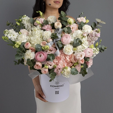 Композиция из эустом и ранункулюсов "Vivat" - фото 1