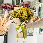 Букет из мимозы и орхидеи "Весенняя роса" S - фото 3