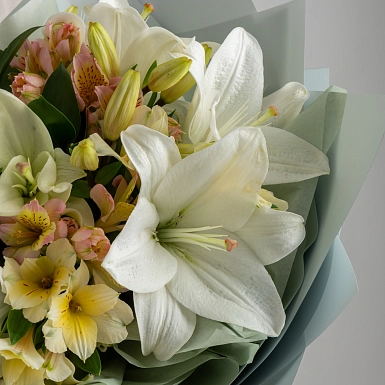 Букет с лилиями “Айжан” - фото 4