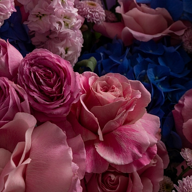 Букет с дельфиниумом "Цветочная фея" фото