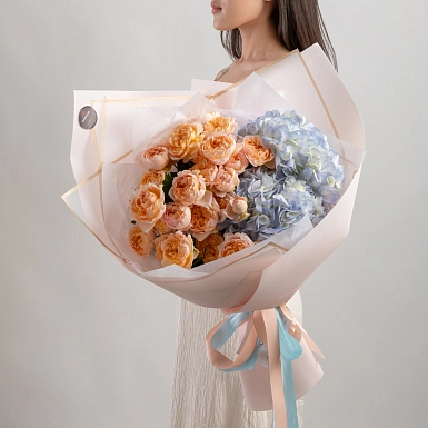 Букет с гортензией "На берегу неба" фото