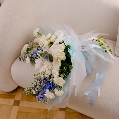 Букет из пионов и дельфиниумов "Айлин" - фото 2