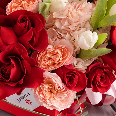 Композиция в сердце с гортензией и розами "Любовное Вдохновение" - фото 5