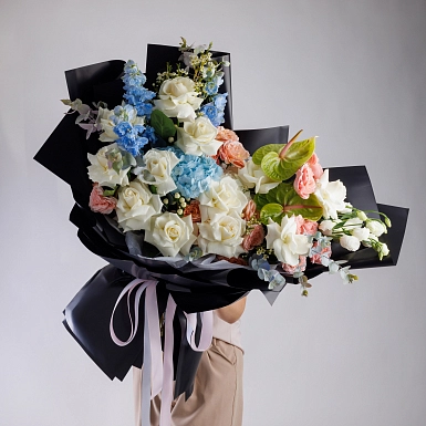 Букет с антуриумом "Black and White" - фото 5