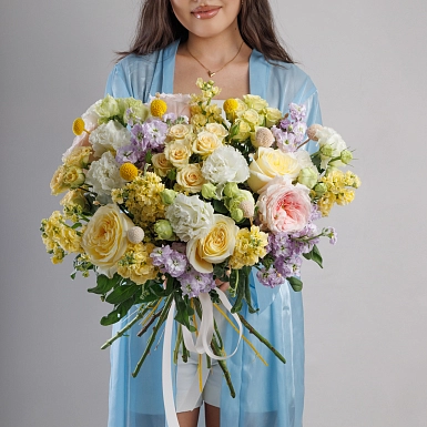 Букет из пионовидных роз и маттиолы "Айвори" - фото 1