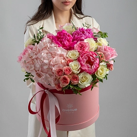 Композиция из гортензии и пионов "Нежный Аромат"