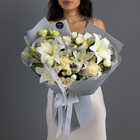 Букет с лилиями "Нимфея"