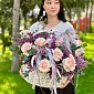 Корзина из сирени и роз "Радость встречи" - фото 1