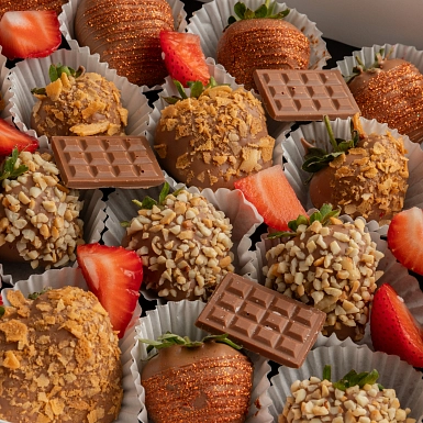 Клубника в шоколаде 16 шт с орехами - фото 2