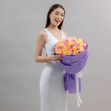 Букет из 51 кремовых и розовых роз 70 см "Тянь-Шань" S - фото 2