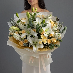 Букет из роз и лилий "Песня о любви"
