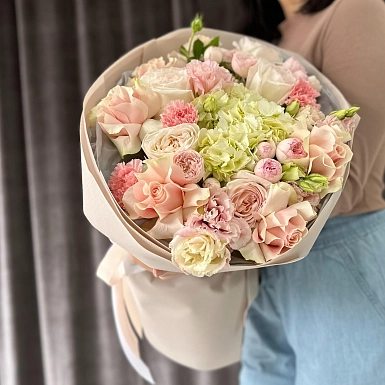 Букет из пионовидных роз и гортензии "Dream" - фото 3