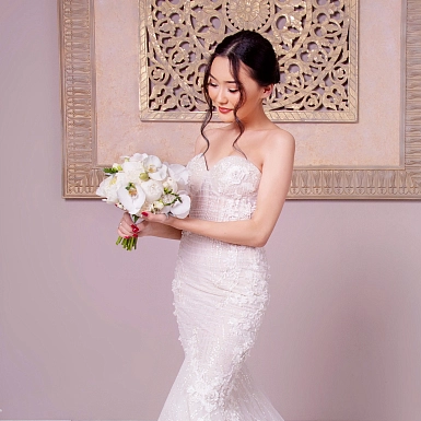 Букет невесты из пионов и фаленопсиса "Киара" - фото 3