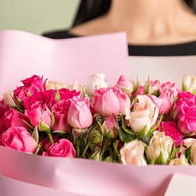 Купить кустовые розы в Алматы