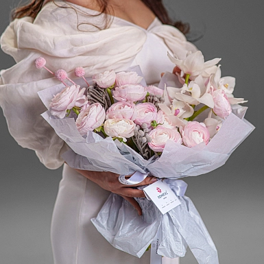 Букет с ранункулюсами "История о нас" - фото 2