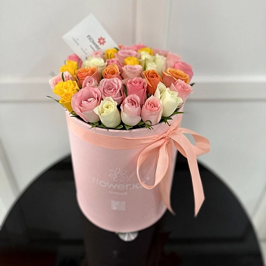 35 микс роз в розовой коробке-тубус - фото 3