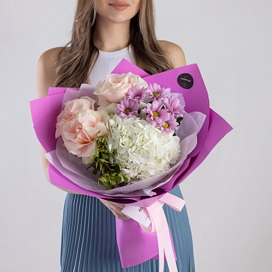 Букет из роз и гортензии “Майя” фото