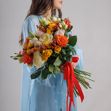 Букет из роз и кустовых роз "Злата" - фото 2