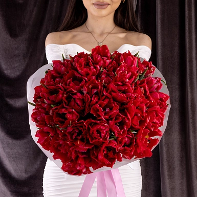 25 пионовидных малиновых тюльпанов - фото 2