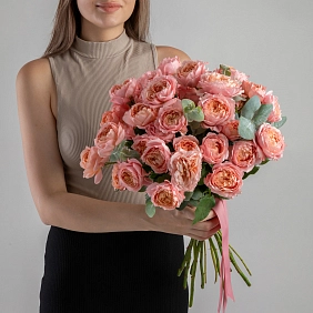 Букет из 11 кустовых пионовидных роз "Julietta"