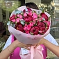 Букет из местных пионов и кустовых роз "Мармелад" - фото 2