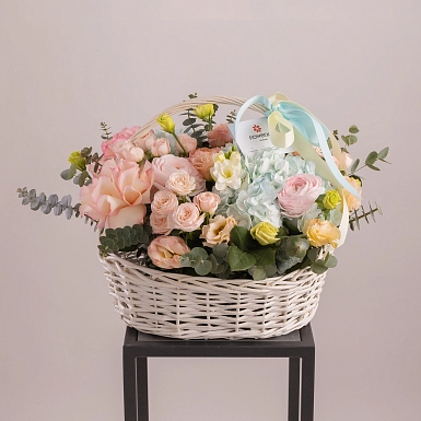 Композиция в корзине "Нежность Лепестков" - фото 2