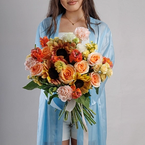 Букет с подсолнухами "Летний бриз"