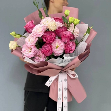 Букет из пионовидных роз и лизиантусов "Николь" - фото 3