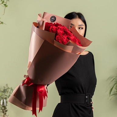 Букет из 15 красных роз 50 см "Магия чувств" - фото 2