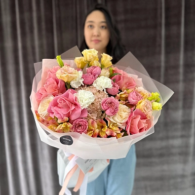 Букет из гортензии и роз "Талисман" - фото 2