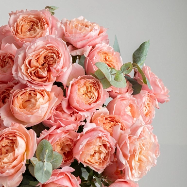 Букет из 11 кустовых пионовидных роз "Julietta" - фото 5