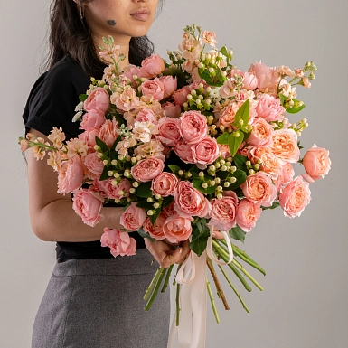 Букет из пионовидных спрей роз "История любви" - фото 2