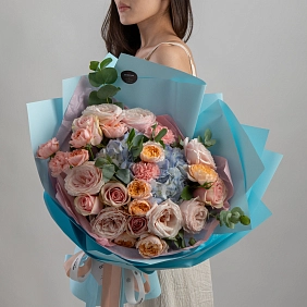 Букет из гортензий и роз “Самая Желанная” фото