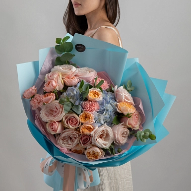 Букет из гортензий и роз “Самая Желанная” фото